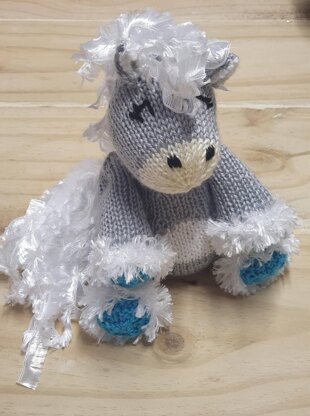 Knuddie Horse