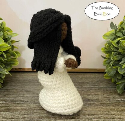 KNEELING / PRAYING FIGURE crochet pattern