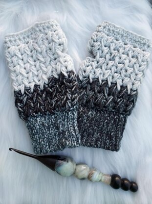 Angel Feathers Fingerless Gloves