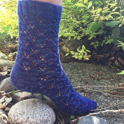 Spring Lace Socks - knitting pattern