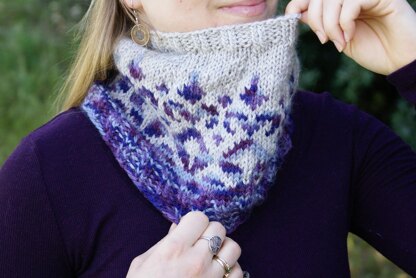 Moonstone Cowl