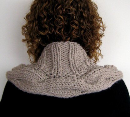 Agnes Shaped Scarf