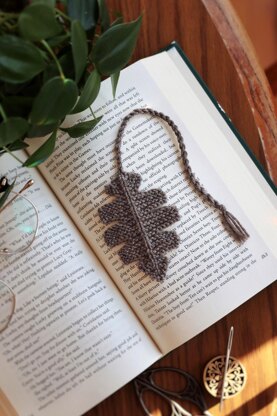 The Oak Bookmark