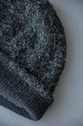 Juneau Hat in Universal Yarn Deluxe DK Superwash & Rozetti Yarns Alaska PDF.