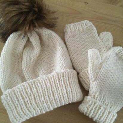 Chunky hat & Wrist warmers with thumb