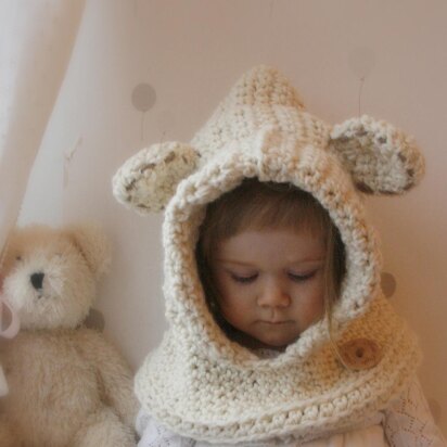 Bessy polar bear hood