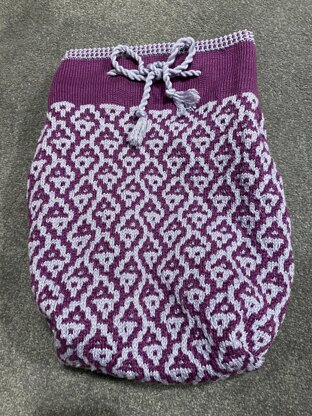Yin & Yang knitted bag