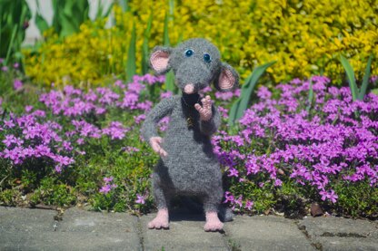 Crochet Pattern Macaroni the rat aninal Amigurumi toy