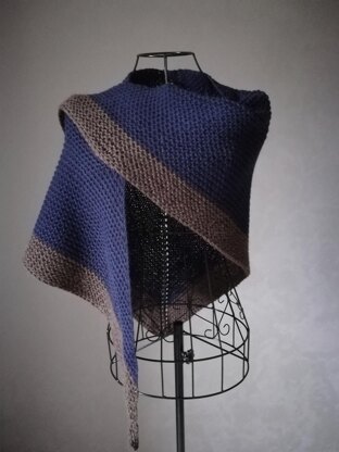 Outlander inspired Claire Navy blue brown shawl knittin pattern