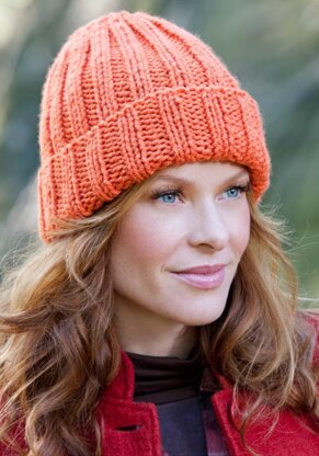 Easy-Fit Ribbed Hat in Red Heart With Love Solids - LW2890