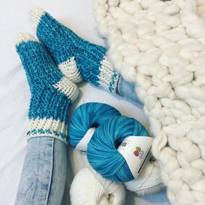 Itty-Bitty Ribbed Slipper Socks