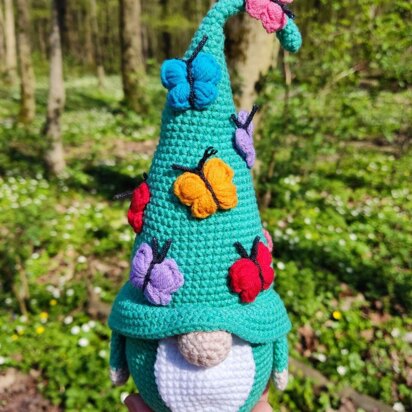 Gnome with butterflies