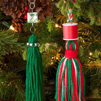 Tassels for Your Tree in Red Heart Super Saver Economy Solids - LW2625