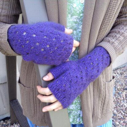 Eyelet Fingerless Gloves