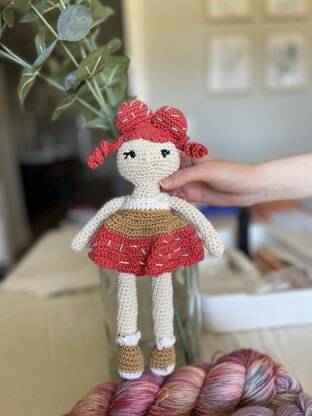 Dessert girl (amigurumi doll)