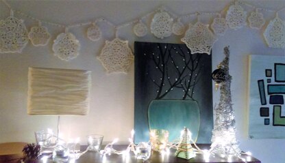 Sparkly Snowflake Garland