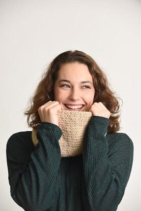 Raelyn Broken Rib Cowl