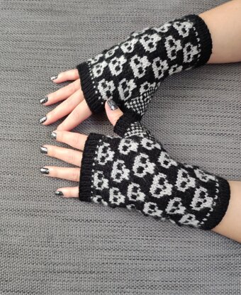 Spooky Halloween Skull Mitts