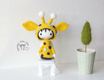 Giraffe Doll. Tanoshi series toy.