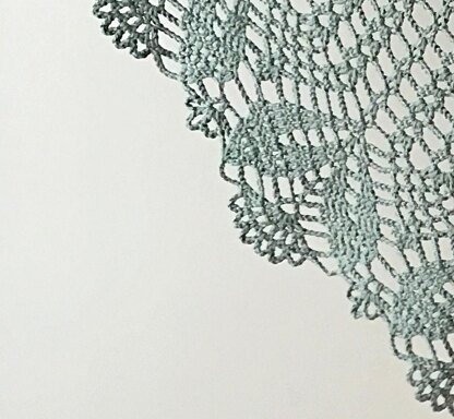 Monica - floral lace shawl