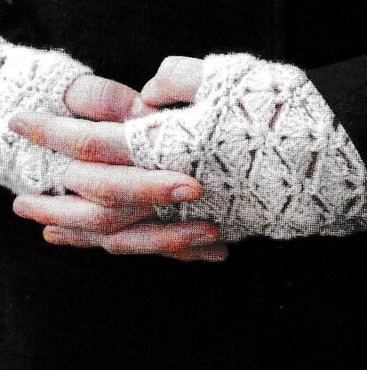 Fantail Crochet Gloves