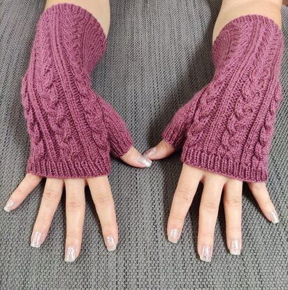 Fine Triple Plaited Cable Mitts