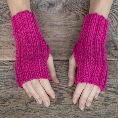 Knitted pattern Fuchsia Gloves