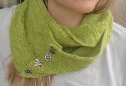 Busy Bee Society Cowl