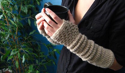 Warm My Arms Slouch - Fingerless Mitt