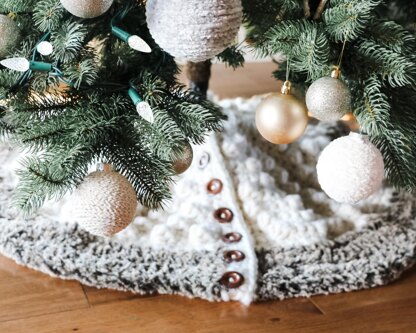 Buttons & Bobbles Tree Skirt