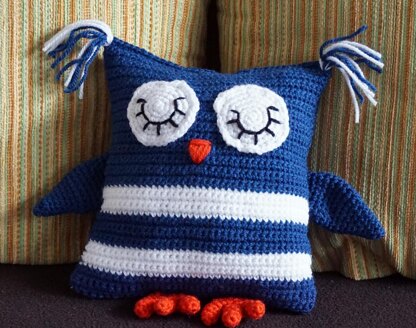 Crochet Pattern for the cuddle pillow Sleeping Owl!