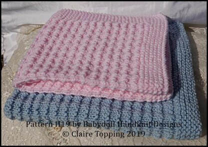 Simple waffle style blanket in two sizes and car seat blanket