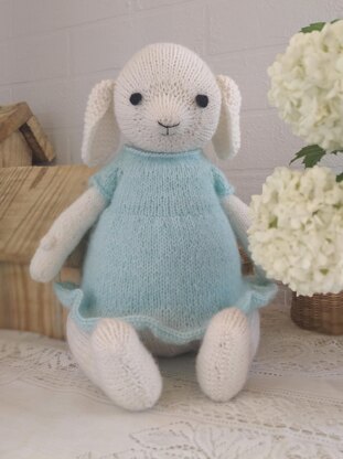 Sheep knitting pattern. Knitted lamb toy
