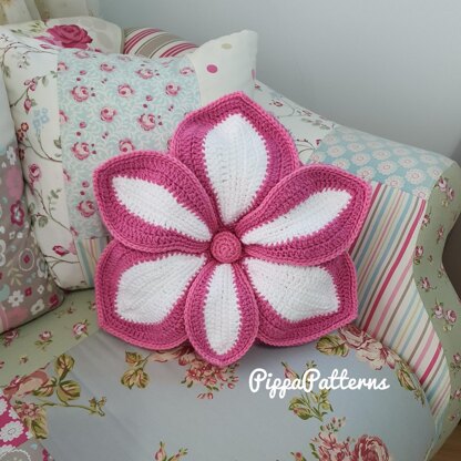 Amaryllis Cushion