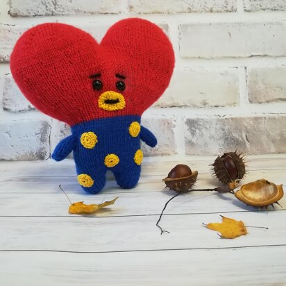 Knitted Heart Tata BT21