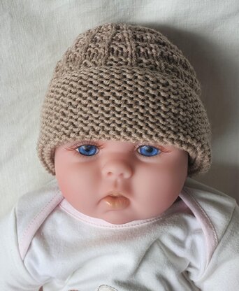 Olly - Baby’s 8ply texture stitch beanie with garter brim