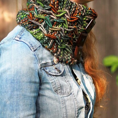 Jagged Pathways Cowl