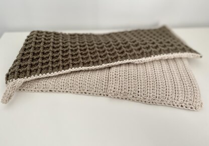 Waffle stitch two handed Oven Mitt