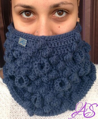 Diamond Bobble Cowl Crochet Pattern