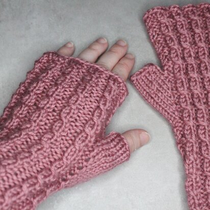 Sweetheart Mitts