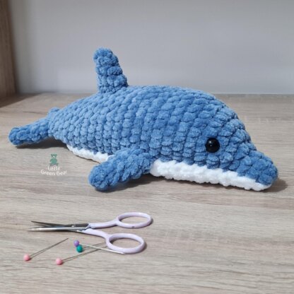 Dylan the Dolphin - UK Terminology - Amigurumi