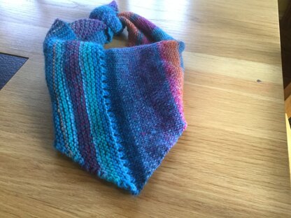 Mixed Triangle Scarf in Lion Brand Tweed Stripes - L10754