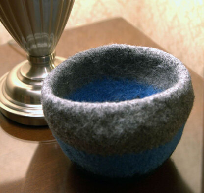 Felted Bowl in Plymouth Yarn Galway Roving - F592