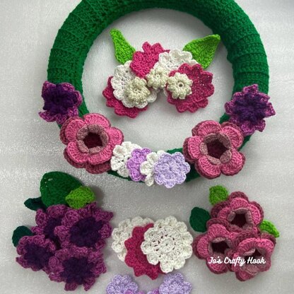 Blooming Flowers Wall Hanging