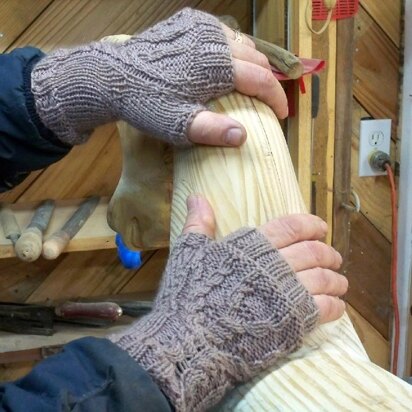 Winter Tree Cable Mens Fingerless Gloves