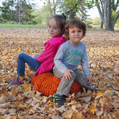 Cabled texture pumpkin pouf