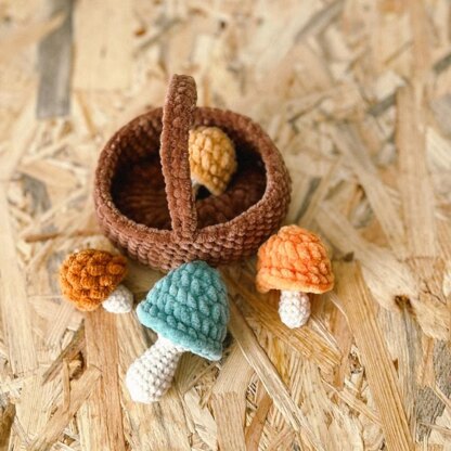 3 sizes of mushrooms crochet pattern, basket of mushrooms PDF