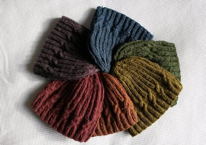 Small Spiral Cable Hat