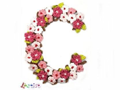 Floral letter C crochet applique pattern