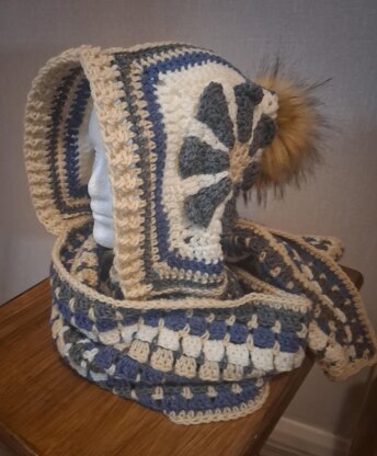 Power to the Flowers Snood